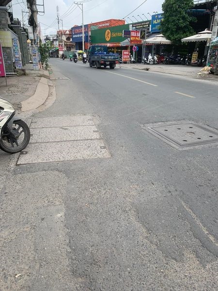 ĐẤT LỚN, SÁT MẶT TIỀN ĐƯỜNG HÀ HUY GIÁP, KHU DÂN TRÍ AN NINH