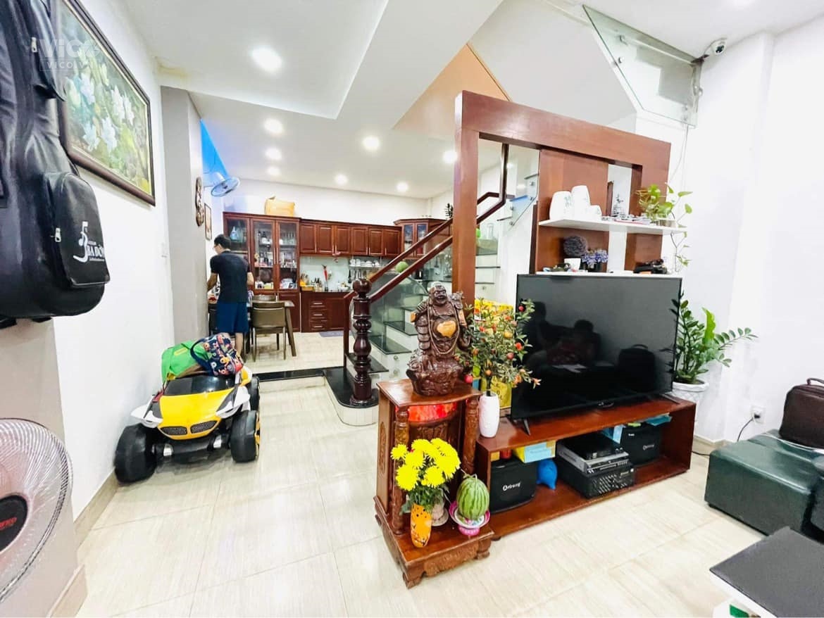 Thua Bóng Giảm Tiếp 400tr, 3 Tầng, Ngang Gần 5m, Hẻm Xe Hơi, Tân Hương, Tân Phú, chỉ 5 Tỷ xxx.