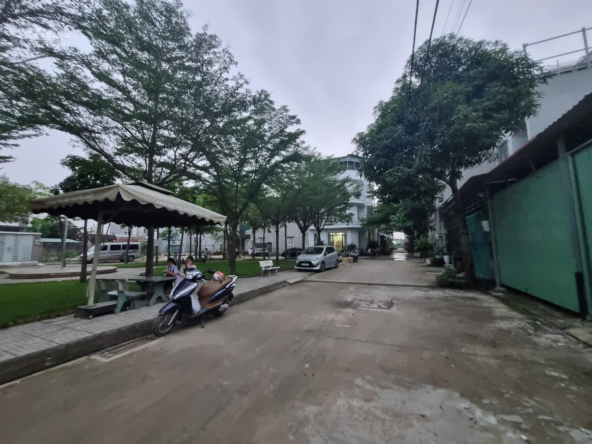 HẺM XE TẢI TRÁNH ĐỐI DIỆN CÔNG VIÊN VỊ TRÍ ĐỈNH.