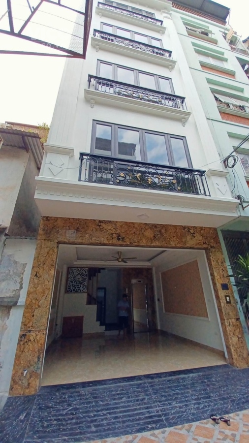 BÁN NHÀ DOÃN KẾ THIỆNCẦU GIẤY7 TẦNG THANG MÁYGARA Ô TÔVỈA HÈ RỘNGKINH DOANH