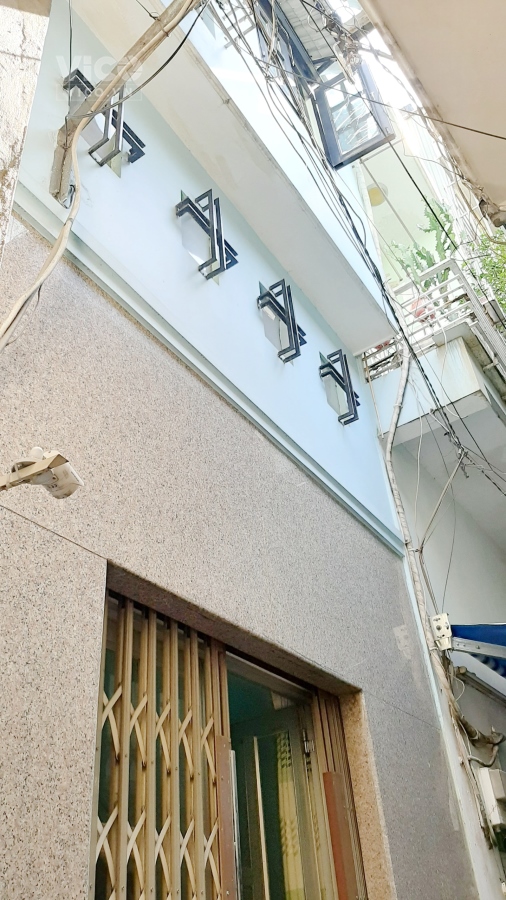 Nhà sát mặt tiền đường 79 Tân Quy Q7. Trệt,lửng lầu. Giá 3,6 tỷ TL