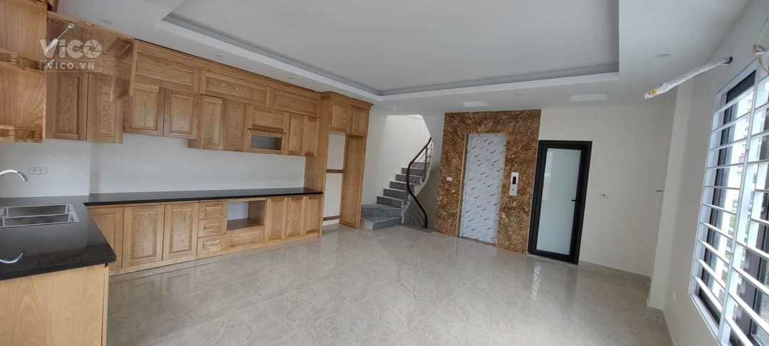 CẦN BÁN GẤP. Khương Đình 6 tầng, thang máy, gara 7.9 TỶ