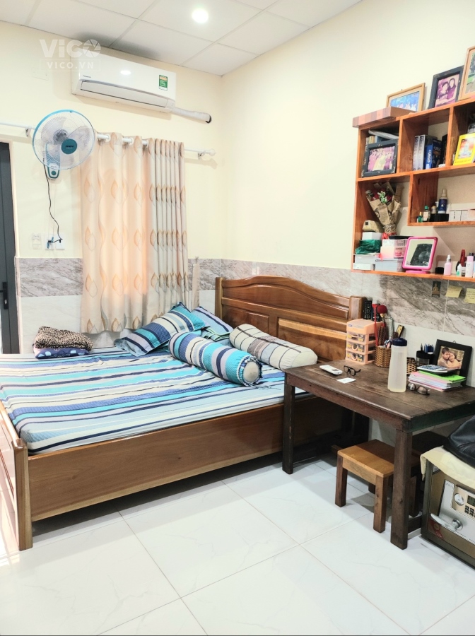 Bán Rẻ Sát Mặt Tiền Kênh Tân Hóa, Ngang Khủng 5m, Tân Phú, 58m2, 4Tỷ2