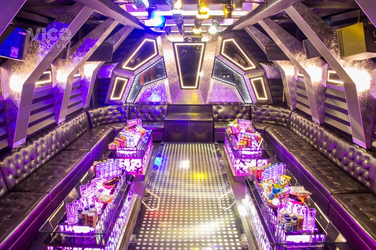 Bán lỗ MT 5 tầng Huỳnh Tấn Phát, 200m2, 10x20, oto đỗ cửa, giá hơn 20 Tỷ.