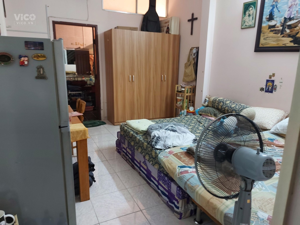 Bán nhà Phú Nhuận Có sân để xe 68m2 3 tầng BTCT Phan Đăng Lưu 6.5 Tỷ.