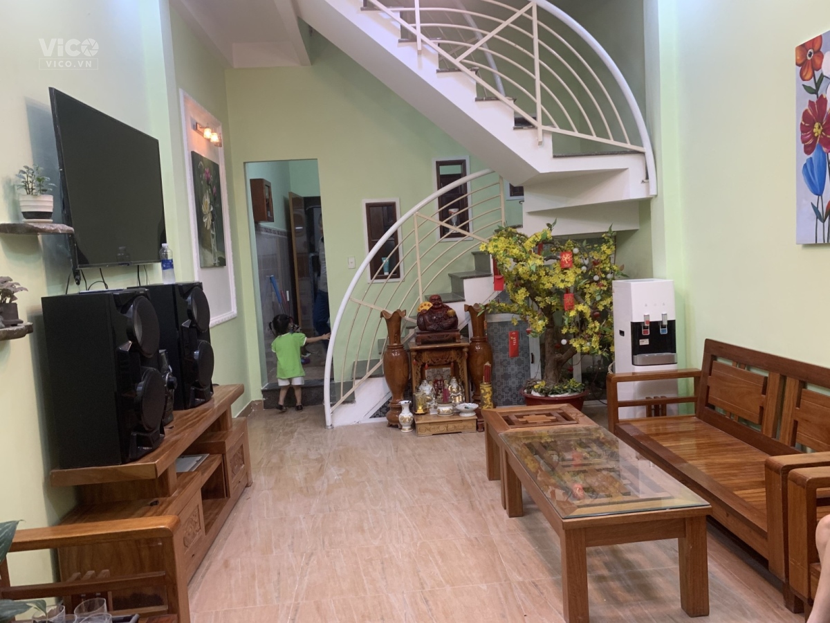 Chủ hạ chào 200 triệu chỉ còn 2 tỷ 4 với căn nhà 2 tầng ở ngay trung tâm Hải Châu Đà Nẵng LH