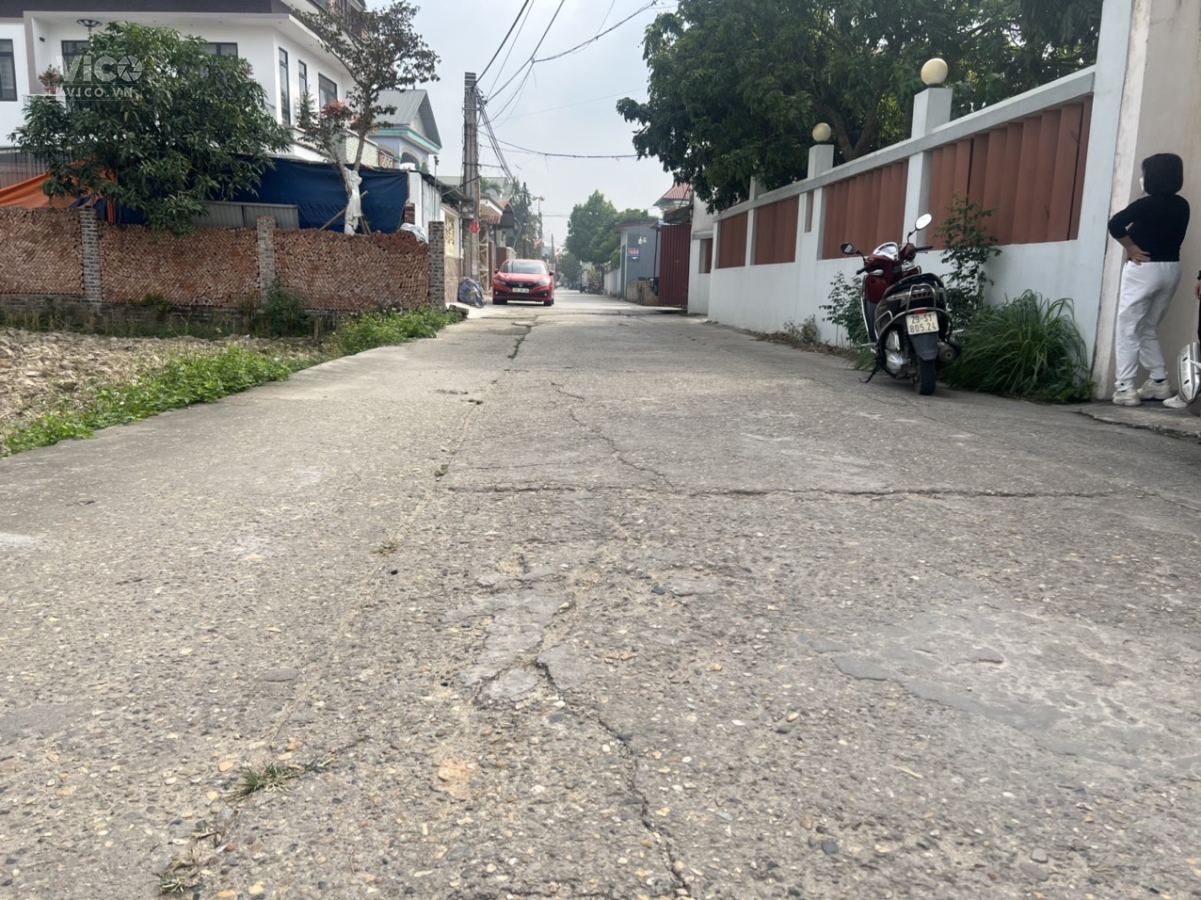 phá giá thị trường , trục chính kinh doanh Đông Lai . 100m full thổ cư , đường 2 oto tránh thoải mái