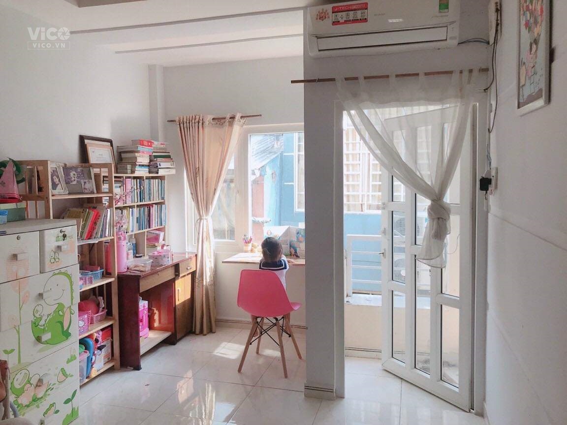 Chủ nhà cần bán nhà hẻm Võ Văn Kiệt, Cầu Kho, quận 1 tặng luôn nội thất