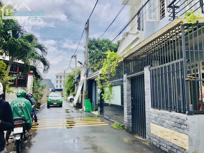 Chính chủ lô đất đường số 11, P. Trường Thọ, Thủ Đức 5x15 giá bán 4,5 tỷ full thổ cư sổ hồng riêng