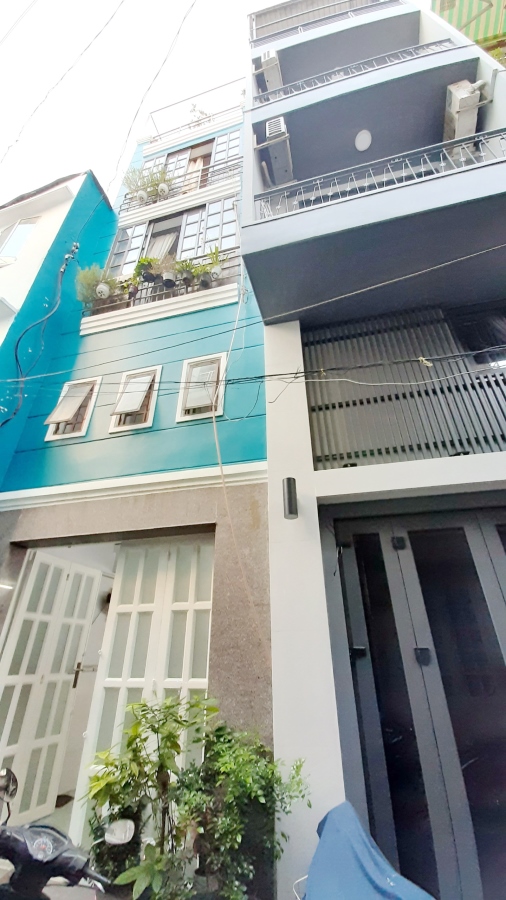 Nhà nở hậu L đường Nguyễn Trãi P. Bến Thành Q1. Giá 12 tỷ TL