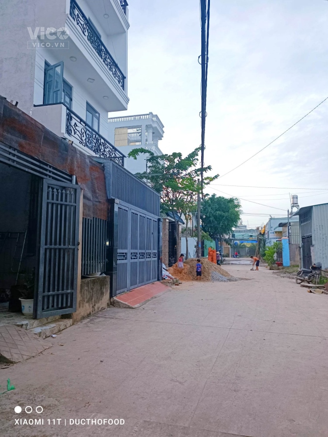 Muốn ở Biệt thự HXH DT lớn 8x20m giá bình dân xem ngay nhà bán Quận 12