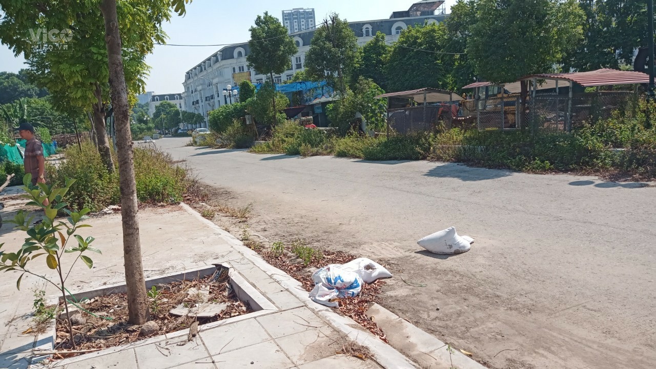 CẦN BÁN LÔ ĐẤT MẶT PHỐ ĐẠI MỖ KD HAI MẶT TIỀN dt500m2 Đất Mt15m Giá chỉ 6.5 tỷ