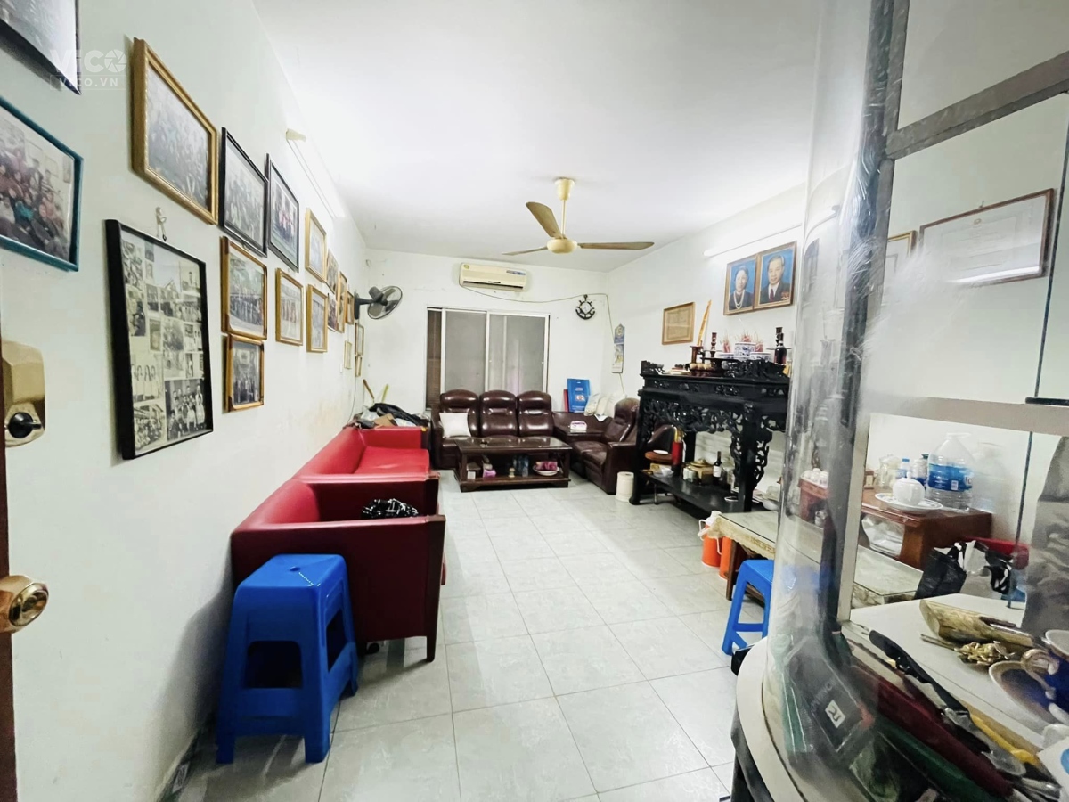 Chính chủ cầnbán nhà tập thể phố Phương Mai, gần bệnh viện Bạch Mai, giá 3.2 tỷ