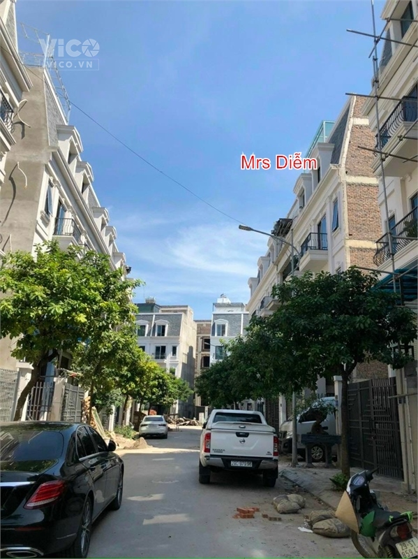Ngay sát Quốc Lộ 3, Giá hơn 6 tỷ. Mrs Diễm cần bán 75m nhà 4 tầng khu đô thị Happy Land,