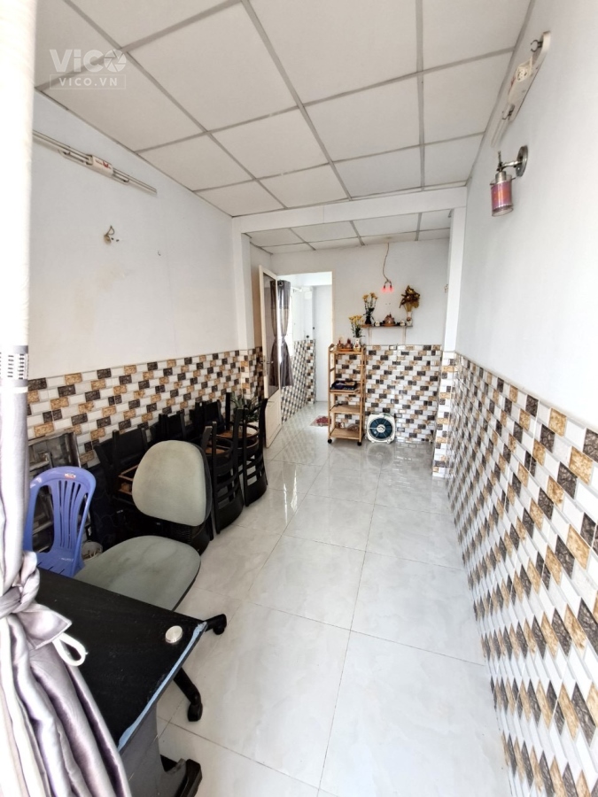 HÒA BÌNH TÂN PHÚ XE TẢI ĐỖ SÁT CỬA 4 TẦNG KIÊN CỐ, NHỈNH 2 TỶ