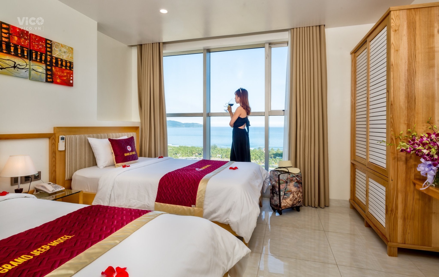 Bán Khách Sạn 4 Sao Đường Hồ Nghinh Quận Sơn Trà Có Hồ Bơi 19 Tầng 92 Phòng.