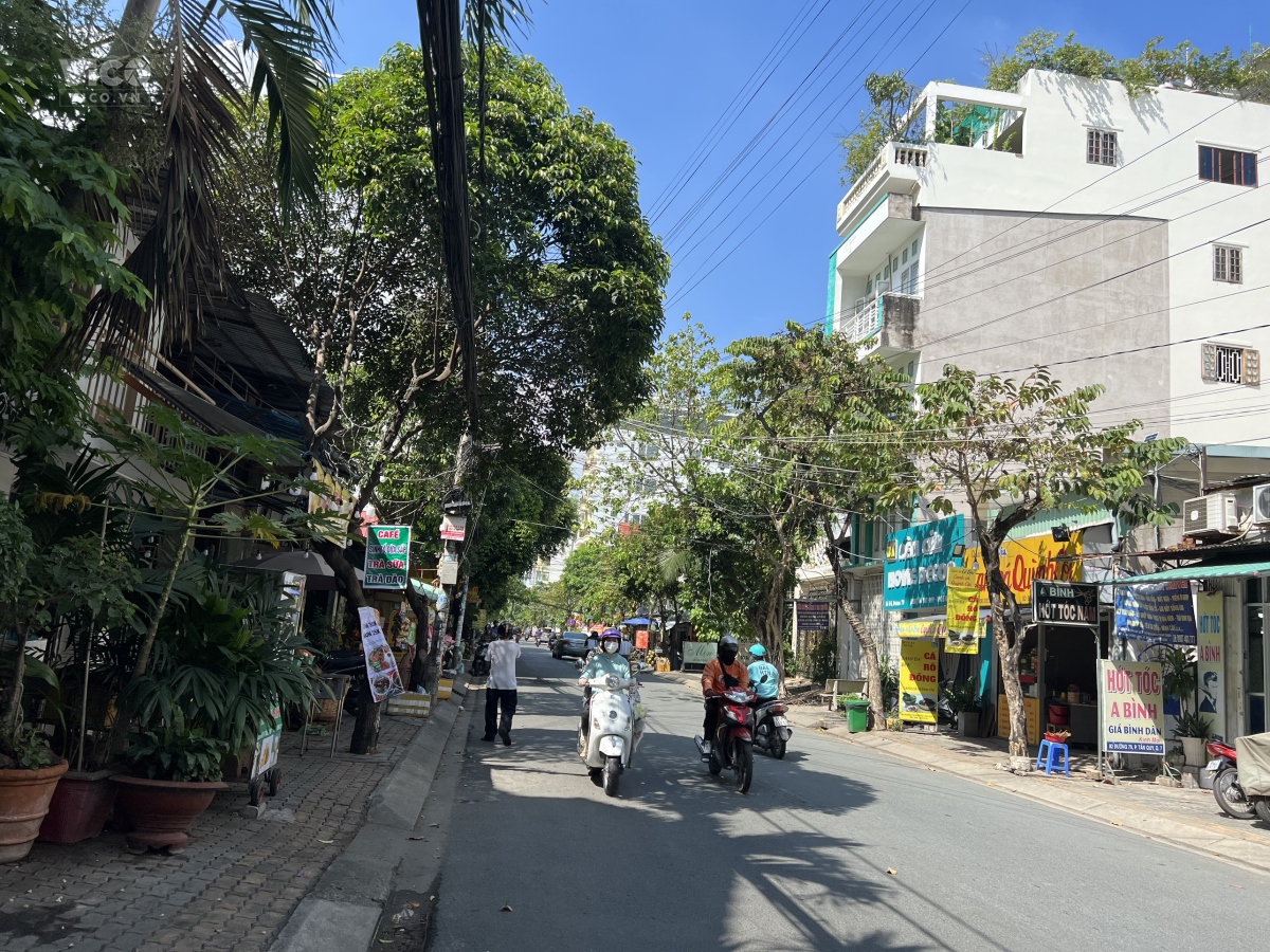 Mặt tiền kinh doanh gần chợ Tân Quy, Quận 7 Nhà đẹp 4 Tầng 60m2Giá 12.4 tỷ.