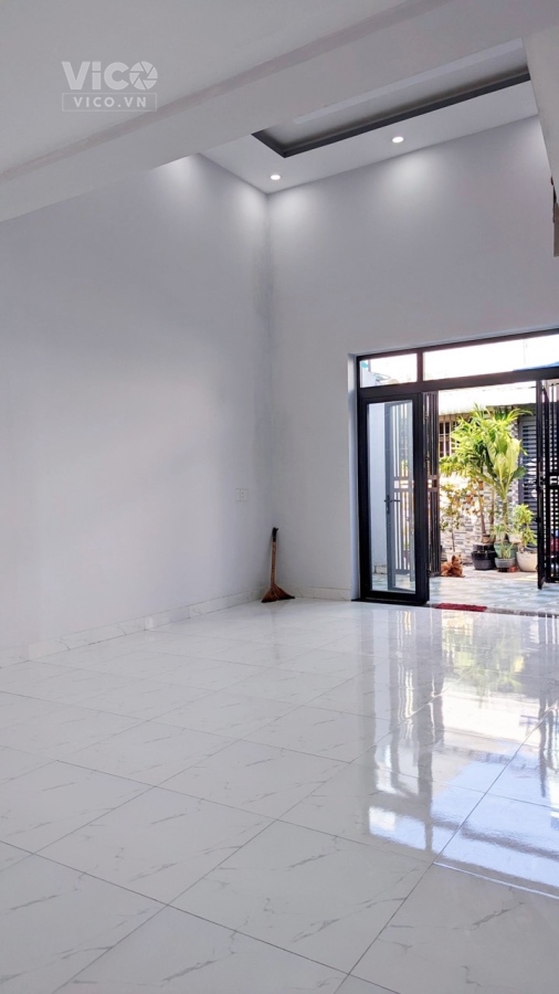 Giảm giá. Nhà đẹp Lê Văn Việt sát ngã tư Thủ Đức. 80m2 HXH còn 5.5 tỷ.