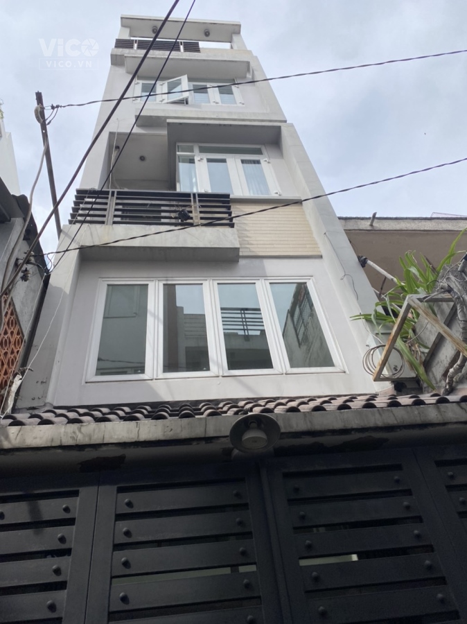 Nhà ngay trung tâm Quận 3, nở hậu, hẻm Lý Chính Thắng, P8.