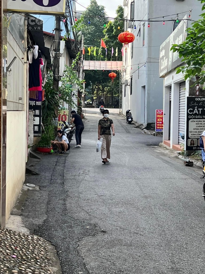 Bán Đất Tặng Nhà Ngô Gia Tự 50m Giá 3.x Tỷ Morning Đỗ Cửa TTHC Long Biên.