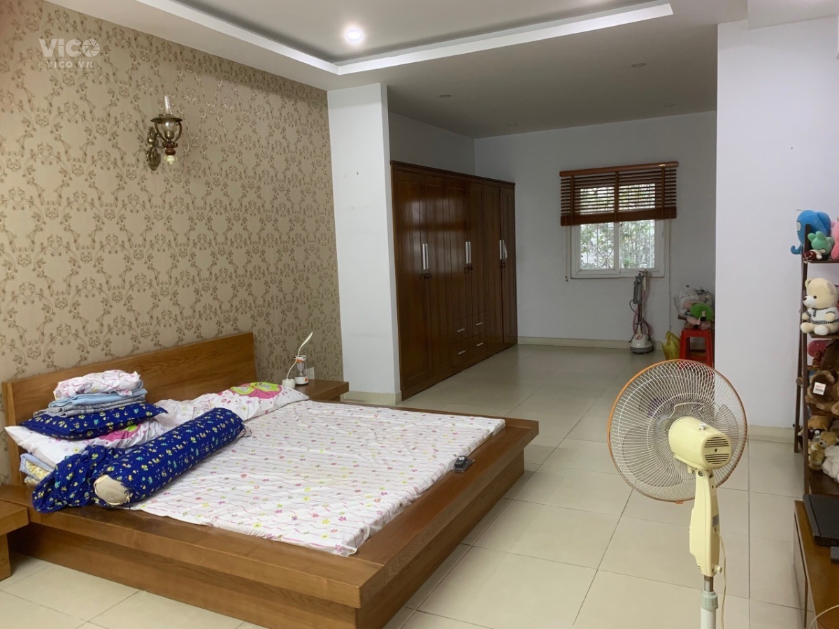 Cần bán biệt thự mini Lê V.Sỹ, Tân Bình, hơn 100m2. ngang khủng 5m, vị trí siêu VIP, gần trung tâm,