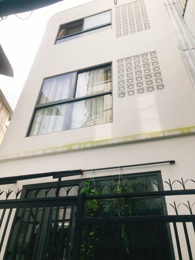 Bán nhà Sư Vạn Hạnh. 3 tầng BTCT. 2PN. Nhà mới y hình. Chỉ 4,3 tỷ TL