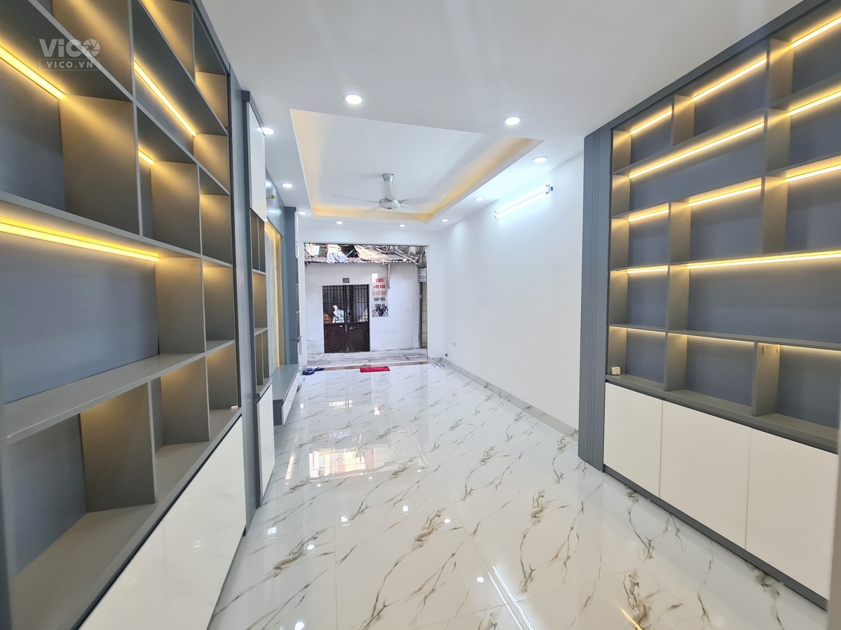 NHÀ MỚI KOONG Ô TÔ ĐỖ CỬA VÀI BƯỚC Ô TÔ TRÁNH THANG MÁY XỊN XÒNỘI THẤT ĐẸP