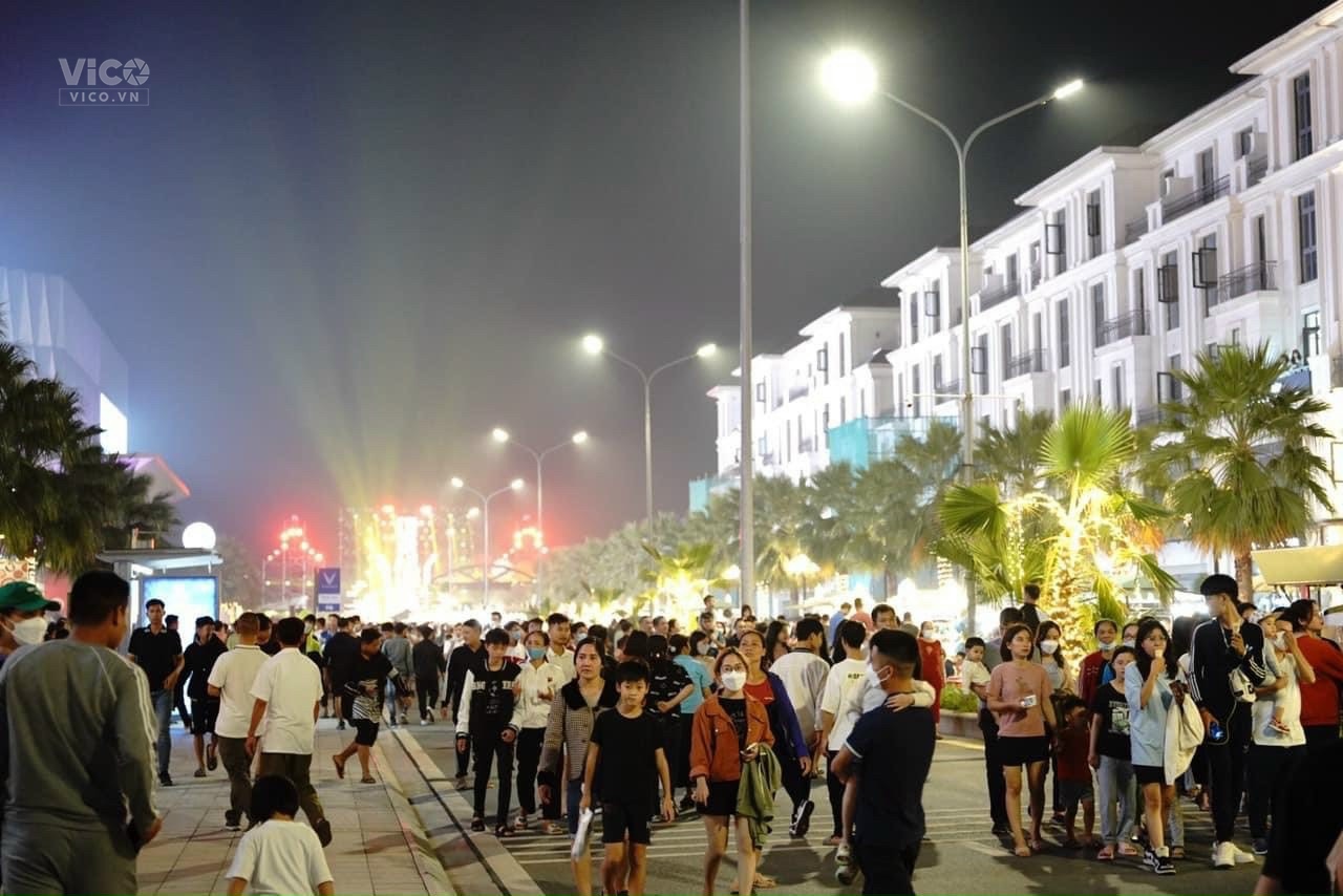 Bán biệt thự Việt Hưng diện tích 234m2 5 tầng giá 25 tỷ