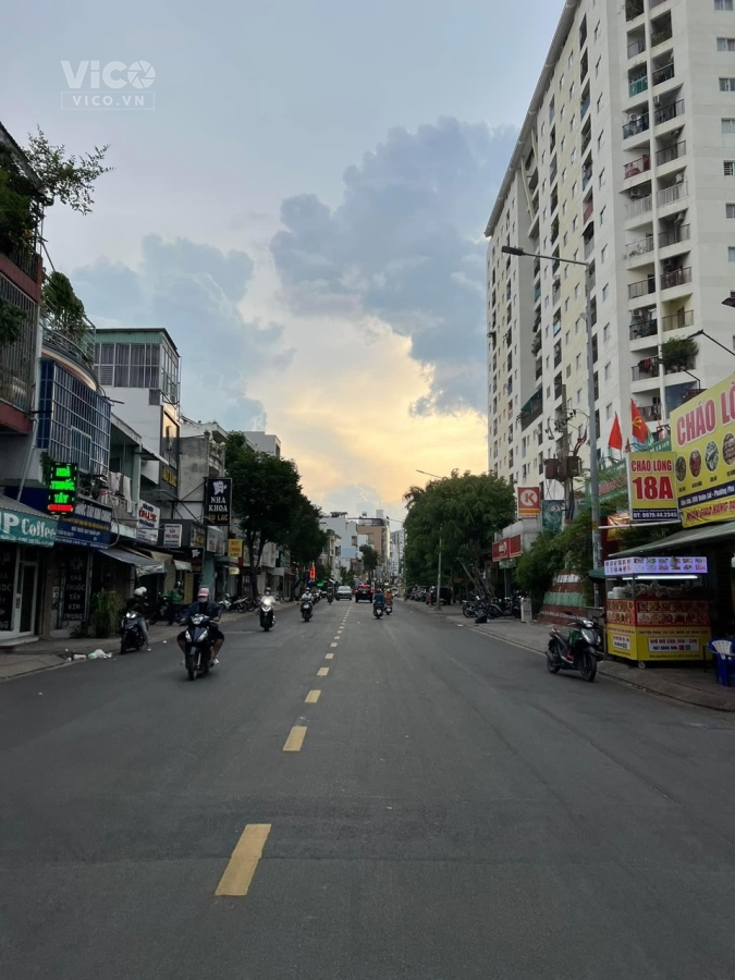 KV Hiễm Nhà Bán,VIP Nhà Đẹp Kiên Cố 5Tầng,Xe Hơi Tới Nhà(4.1x17.5)Nguyễn Văn Lượng P17 Chỉ 6.4