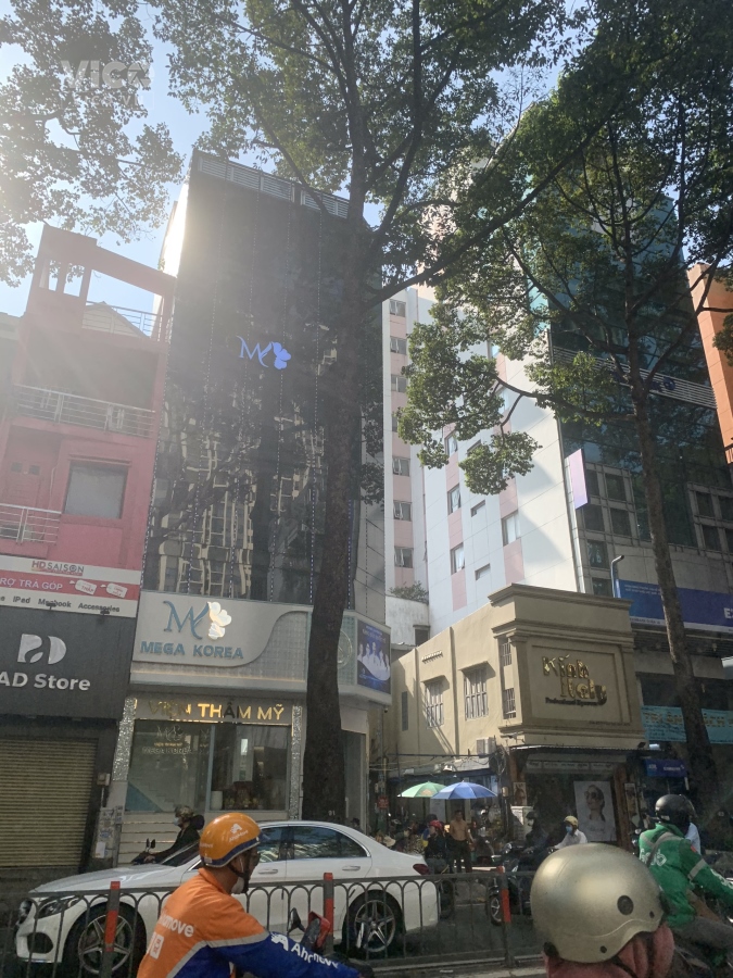 Cho thuê nhà 376A đường Đường 3 Tháng 2, quận 10 giá thuê 50 triệu, vỉa hè rộng