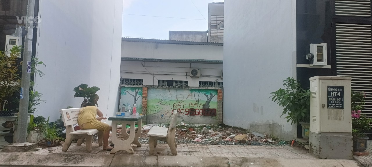 ĐƯỜNG XE TẢI ĐUA ÔTÔ ĐẬU TRÊN ĐẤT, NGAY CHỢ BÀ HOM, SÁT NHÍP TL10, 5P QUA TÊN LỬA, NGANG HIẾM 5.5M,