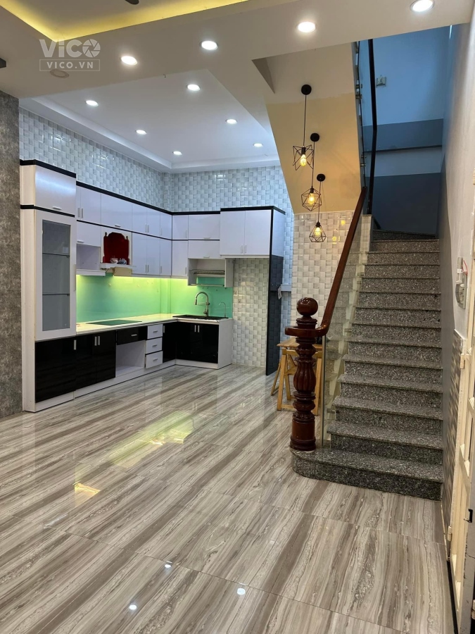 BÁN GẤP NHÀ ĐẸP GẦN 50M2 8M NGANG 3 TẦNG ĐOÀN VĂN BƠ QUẬN 4 4 TỶ NHỈNH