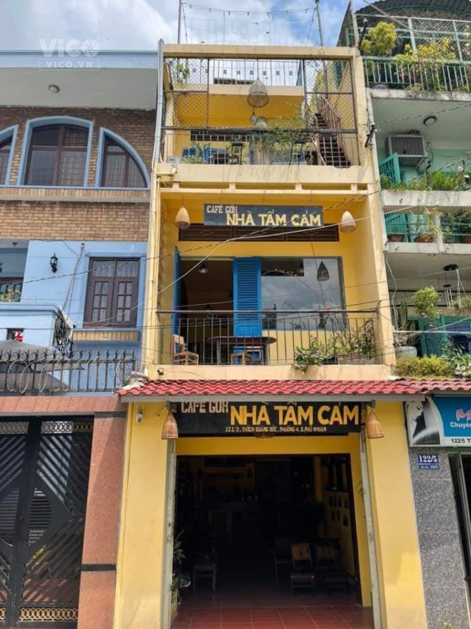SÁT MẶT TIỀN ĐƯỜNG TRƯỚC NHÀ RỘNG 5M 3 TẦNG KIÊN CỐ ĐANG THU NHẬP 14 TRIỆU 1 THÁNG 5.9 TỶ TL