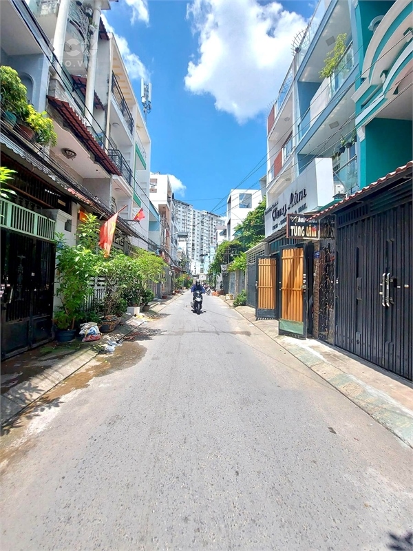 Bán nhà Lê Văn Thọ, Gò Vấp Hẻm 6m thông, 64m2, 3 tầng, chỉ 6.7 tỷ.