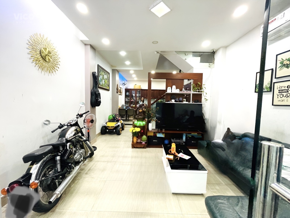 Bán nhà có sổ hồng đường Tân Hương, 50m2, Tặng nội thất cao cấp