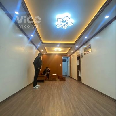 Nhỉn 2 Tỷ Có Ngay Căn Hộ 73m2 Phố Láng Hạ Đẹp ,vào Ở Luôn 2 P Ngủ,2WC Sân để xe cực rộng.