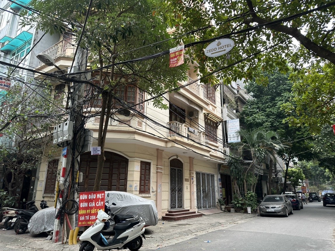 CHÍNH CHỦ CẦN CHO THUÊ TẦNG 1 NHÀ LÔ GÓC 2 MẶT TIỀN TẠI SỐ 1/44 ĐỖ QUANG, CẦU GIẤY, HÀ NỘI