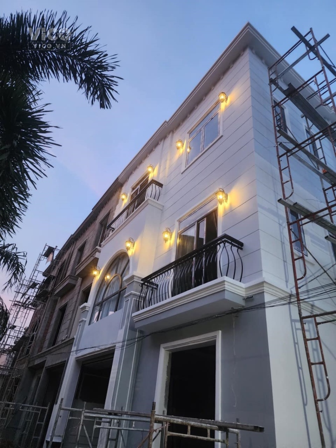 Nhà Phố Có Gara Xe Hơi 7 Chỗ Đường Ô tô Thông Sổ Hồng Riêng Thổ Cư Sạch P.Tân Phong, Biên Hòa, Đồng
