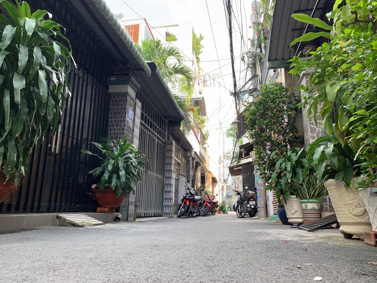 HẺM XE HƠI ĐỖ CỬA CÁCH HẺM XE TẢI 20M KHU PHỐ AN NINH YÊN TĨNH DÂN TRÍ CAO TIỆN ÍCH BỦA