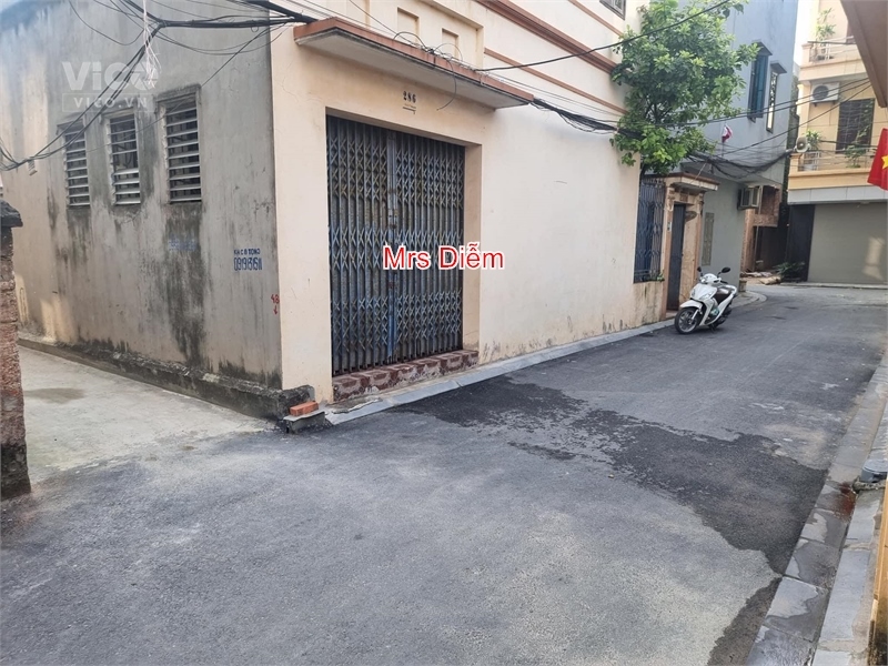 Bán đất tặng nhà 2 tầng ngay tại thị trấn Đông Anh. Nhỉnh 1.7 tỷ, ô tô chạy vòng quanh.