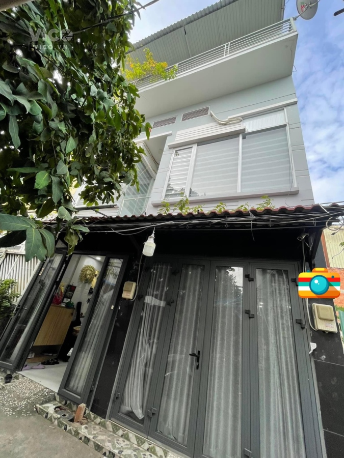 Chủ bắt Tây Ban Nha Bán gấp Một căn duy nhất Hoàng Quốc Việt Quận 7 Gần trường Ngô Quyền3 tầng