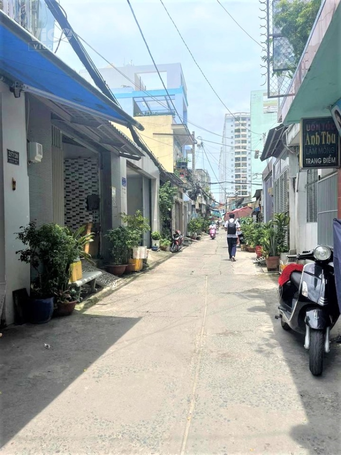 Bán nhà HXH đường Thoại Ngọc Hầu, 50m2 (3.8x13), 2 tầng, 2PN, giá 5.15 tỷ TL