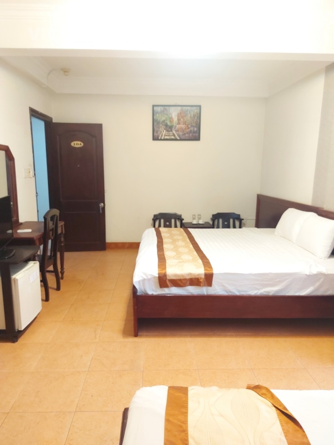 BÁN KS MT ĐƯỜNG TRẦN PHÚ, LỘC THỌ, NHA TRANG, KH, DT 138M GIÁ 90 TỶ