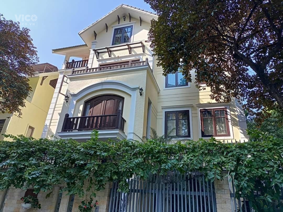 CẦN BÁN GẤP, BIỆT THỰ CAO CẤP, VIEW VƯỜN HOA. 20M RA HỒ, TẶNG FULL NỘI THẤT TIỀN TỶ.
