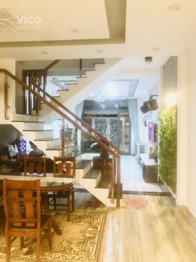 Nhà 2 tầng mặt tiền Huỳnh Ngọc Huệ kinh doanh đỉnh