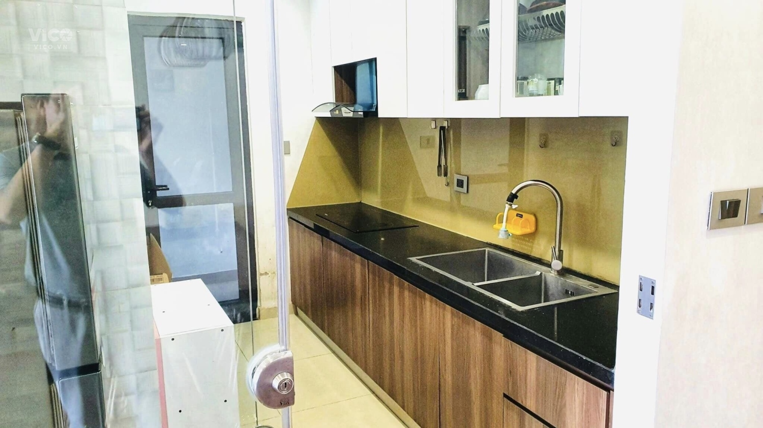 Bán gấp Tòa R2 Goldmark 136 Hồ Tùng Mậu, 84m2, Full nội thất, 2PN, 2WC, chỉ 3.2 tỷ.