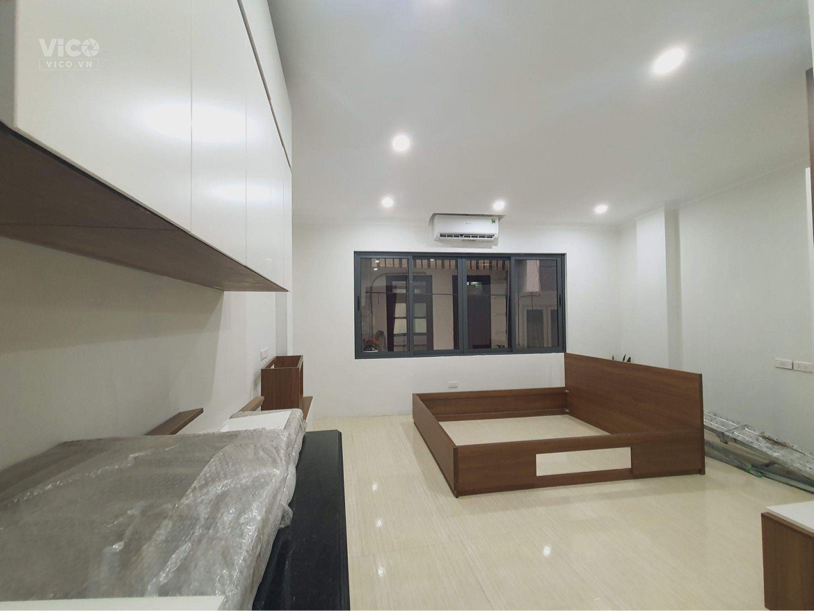Trung tâm Đống Đa, vài bước chân ra hồ Ba Mẫu , ngõ rộng thoáng ô tô đỗ cửa. Giá 12,8 tỷ