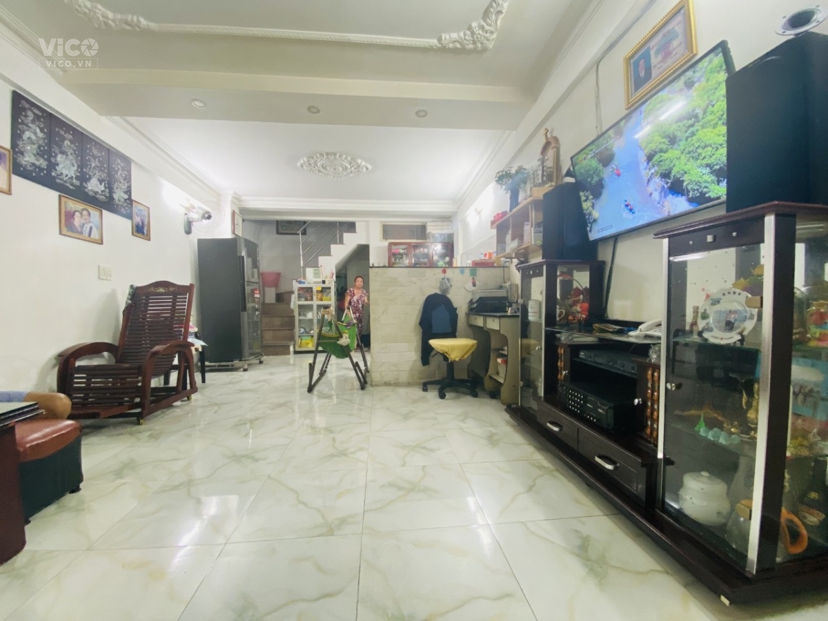 Đối diện NTĐ Phú Thọ. Lý Thường Kiệt. 40m2. Ngang 4m. 2 tầng. Chỉ 6,x tỷ.
