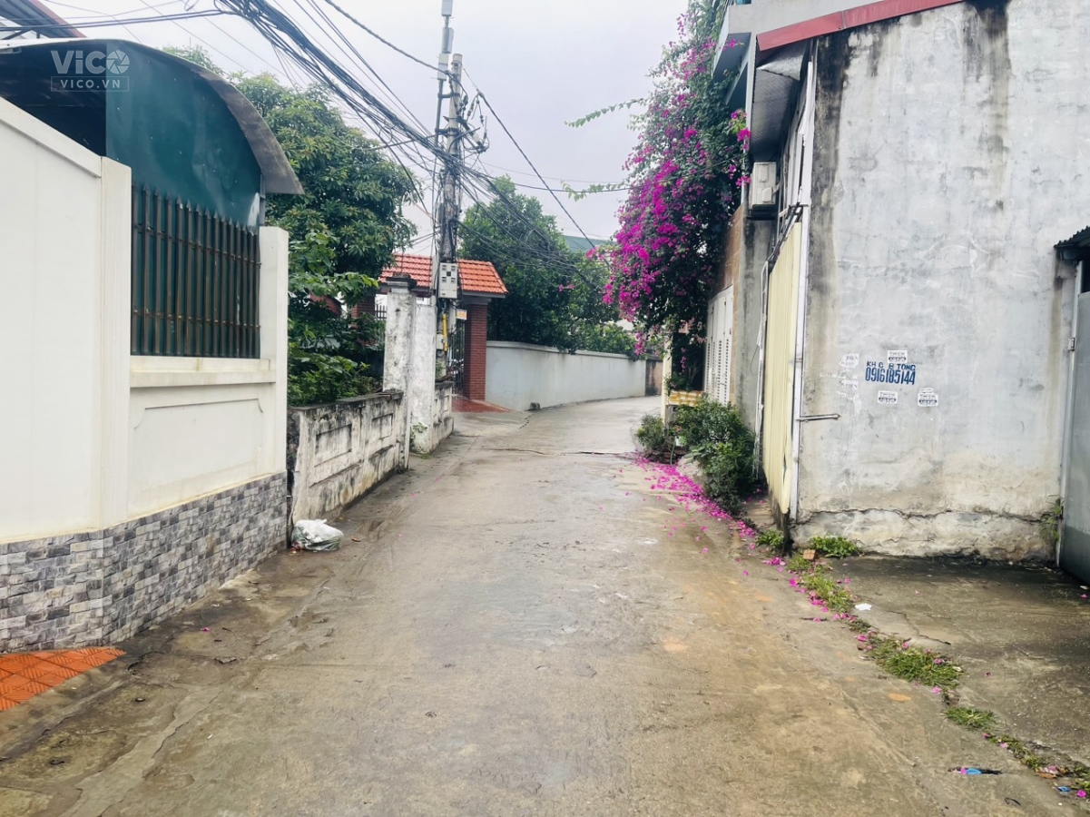 Chủ cần tiền bán nhanh mảnh đất 104m2 ( hoặc 52m2 ) đã tách làm 2 sổ riêng biệt Tại Yên Hà Hải Bối