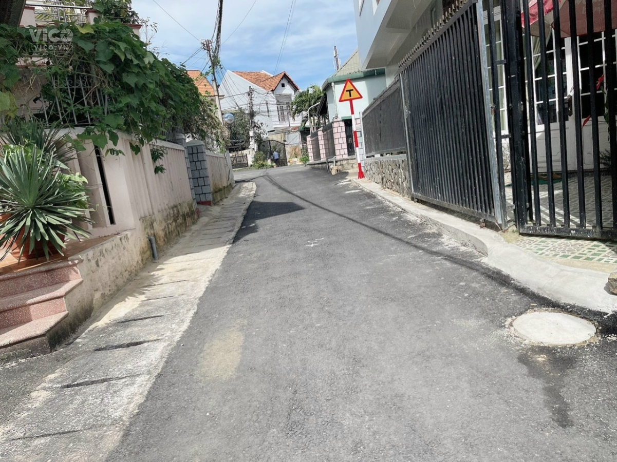 Chính chủ cần bán nhanh lô đất 2 mặt tiền sổ riêng xây dựng ở Yersin Phường 10, TP. Đà Lạt, giá 7,6